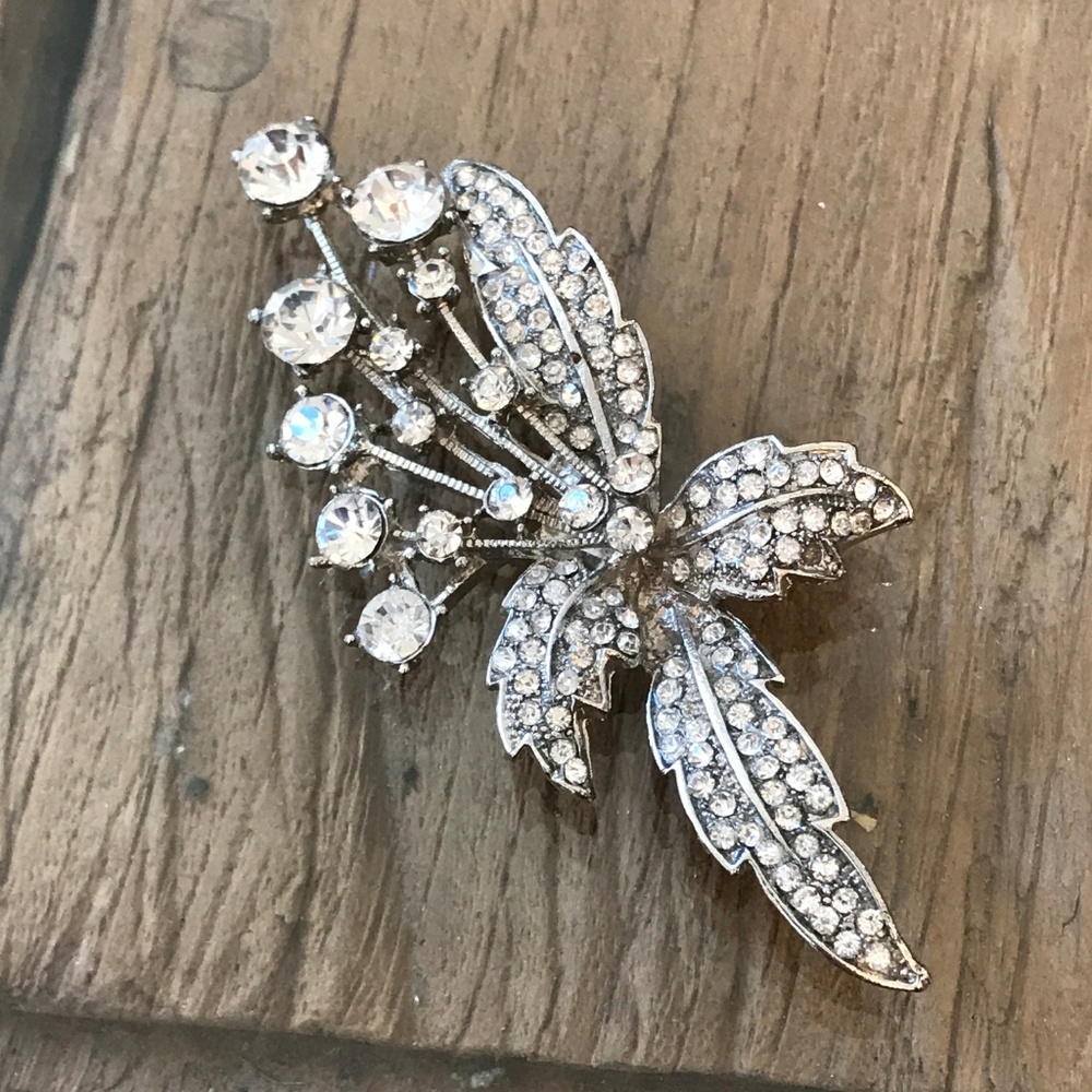 Silver LARGE Flower Brooch Crystals Pin Swarovski! - Picture 1 of 5